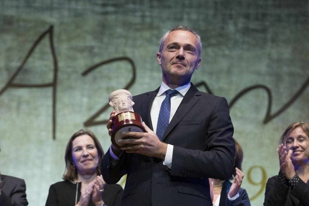 Joaquín Camps levantado su Premio Azorín 2019/elpais.com