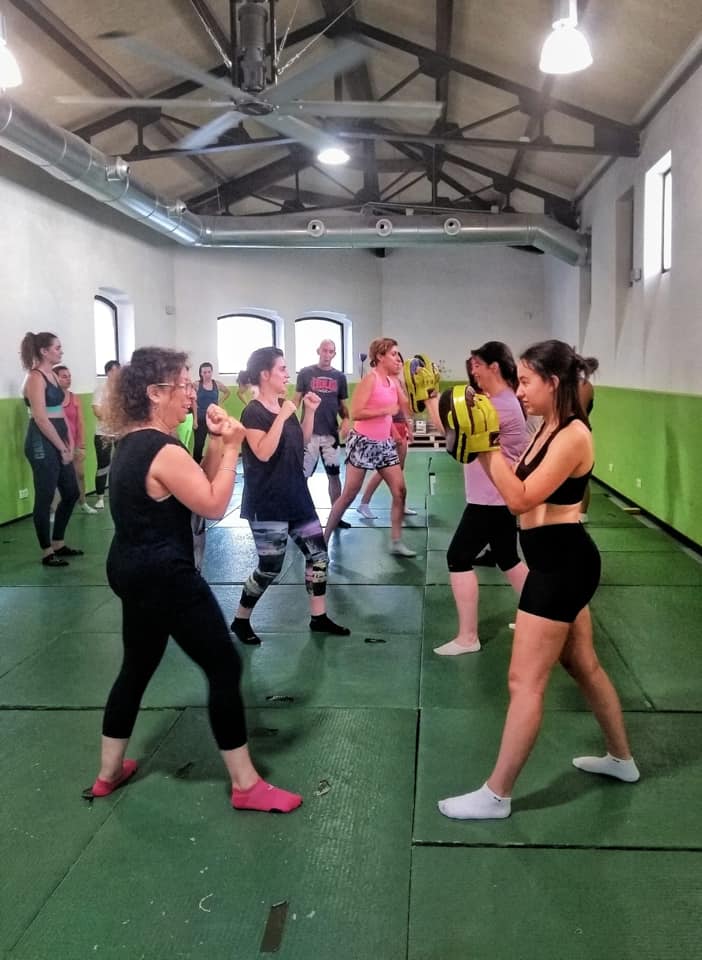 Mujeres practicando autodefensa personal / Ayuntamiento de Alcoy