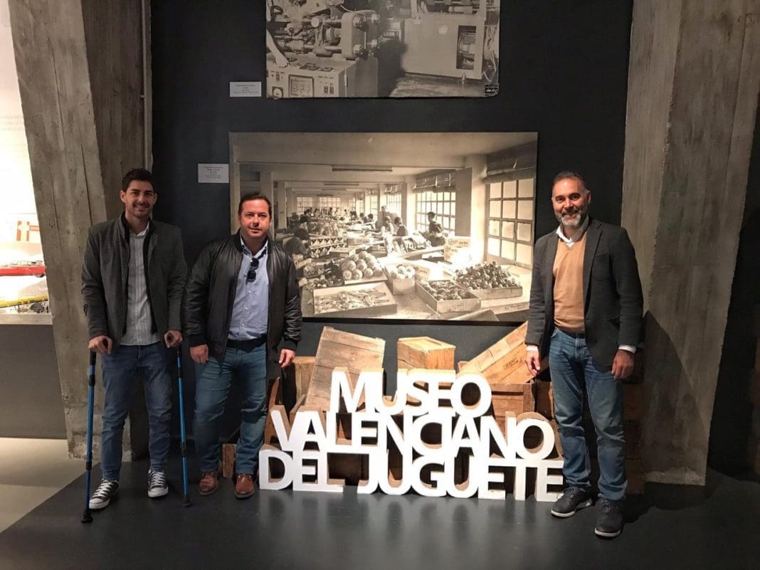 Agustín Almodóbar, diputado y candidato al Congreso, capitaneando 