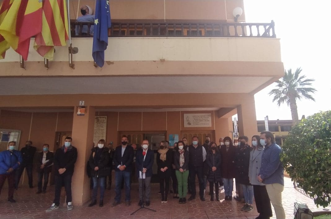 Acto por las víctimas del COVID-19 en el Campello
