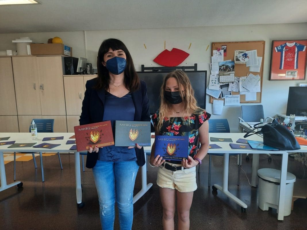 Julia Parra, diputada de Cultura, presentando 