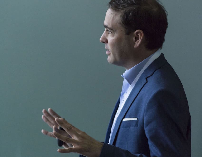 Gonzalo Moreno del Val , presidente del Colegio de Veterinarios de Alicante (Icoval)