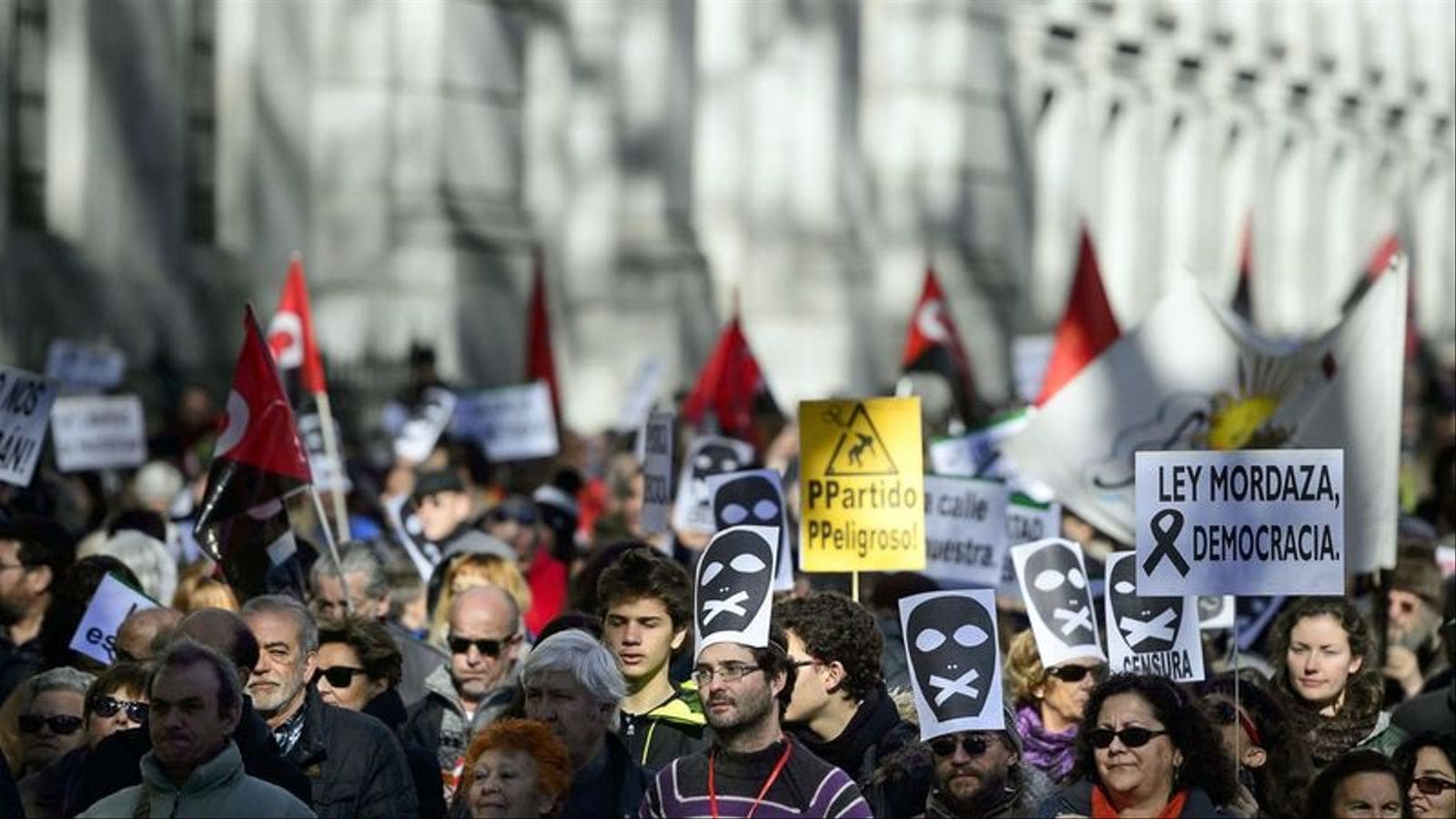 PSOE y Podemos cierran un acuerdo para derogar la 'Ley Mordaza ...