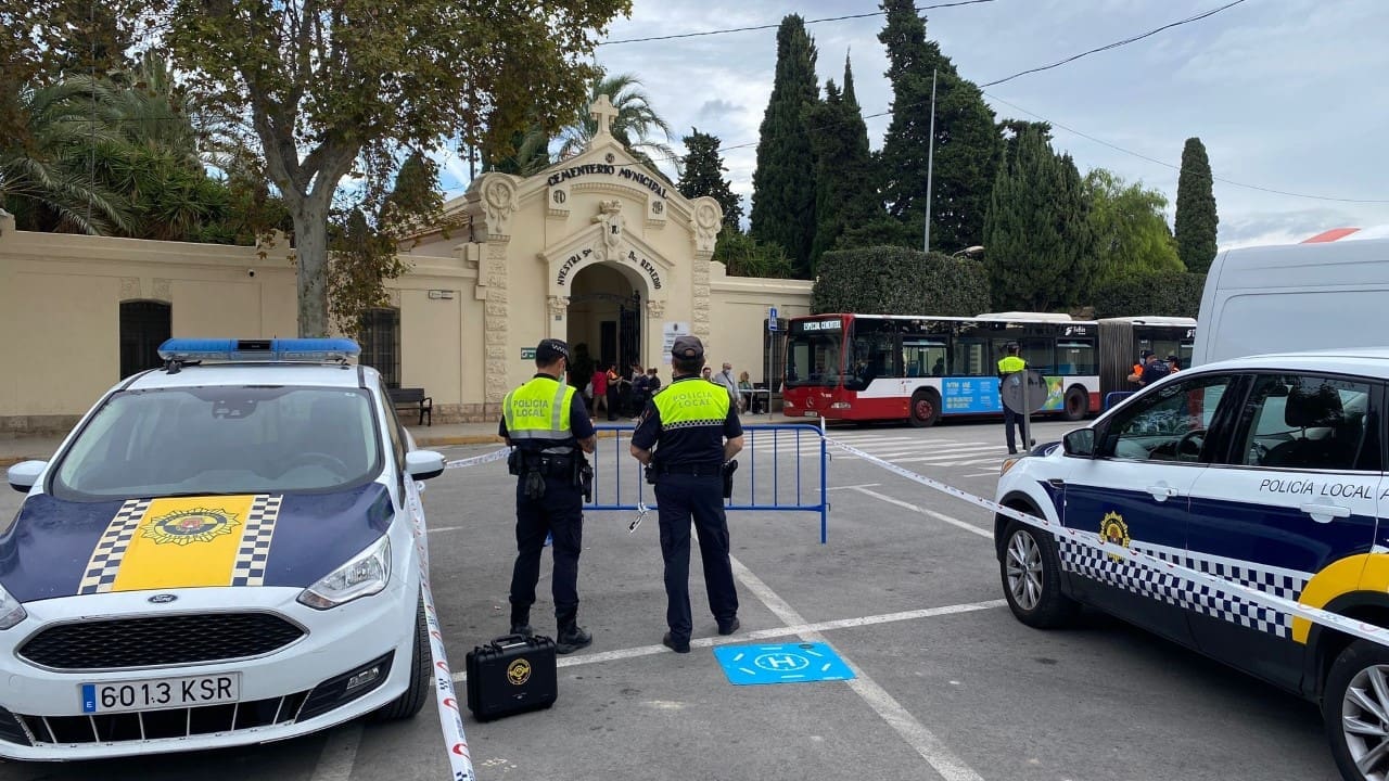 Alta afluencia y amplio dispositivo de seguridad por Todos los Santos ...