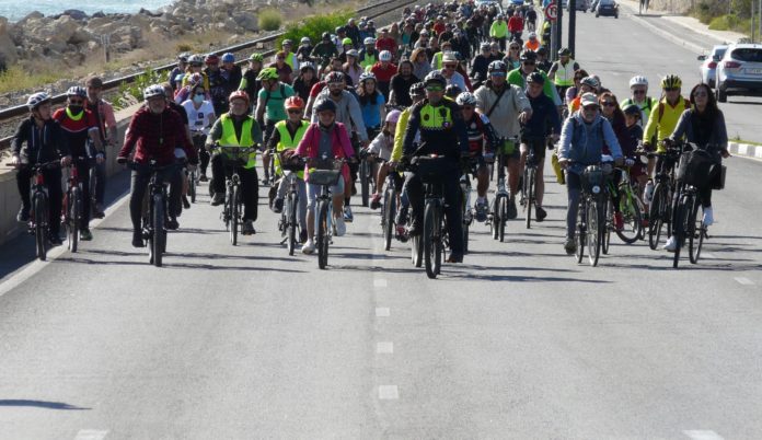 Ciclistes alacantins. | Imatge d'Alacant a Bici