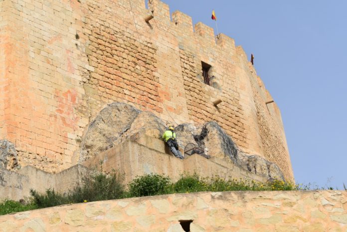 Castillo de Petrer, foto de archivo