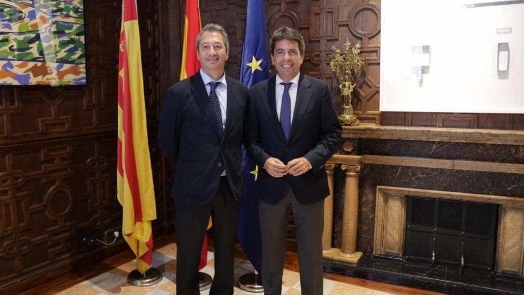 El president de la Generalitat, Carlos Mazón, y el vicepresidente primero y conseller de Cultura y Deportes, Vicente Barrera | GVA