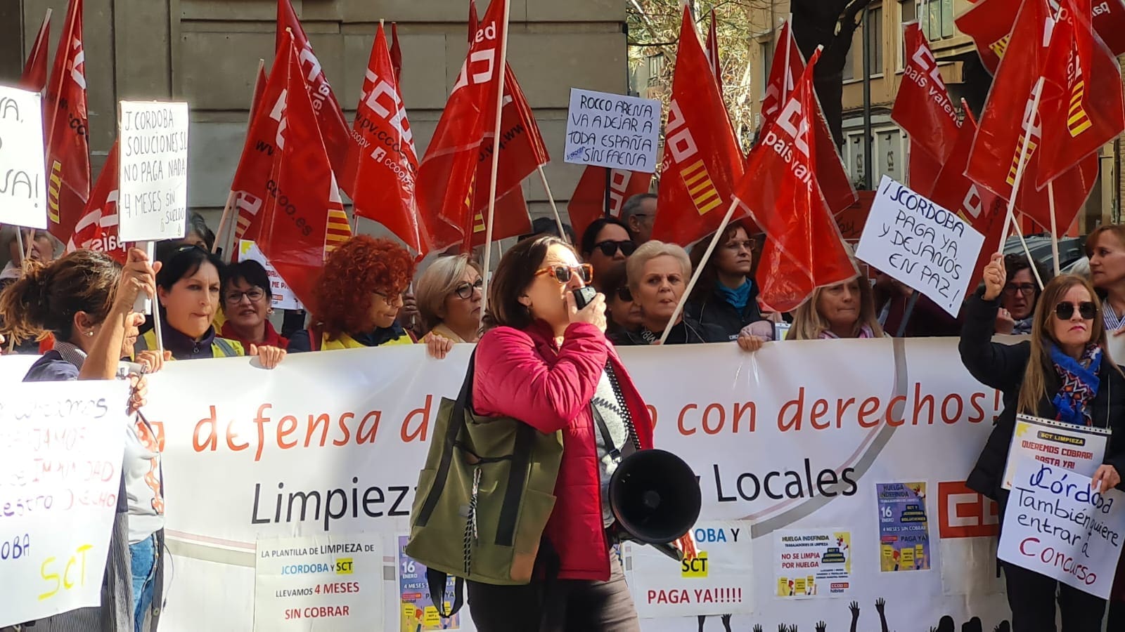 Trabajadoras de la limpieza de SCT y JCórdoba trasladan su huelga a las ...