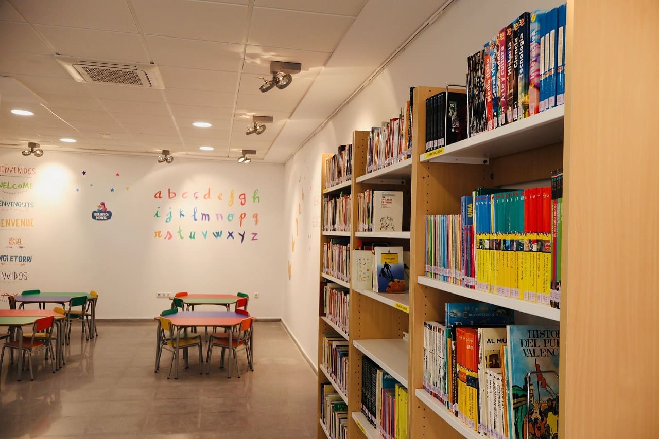 Nuevo espacio infantil y juvenil en la biblioteca de Finestrat