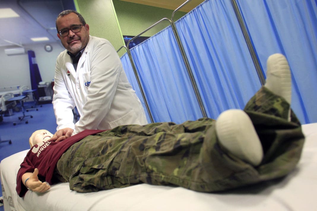 Curso de paramédico a los boinas verdes del cuartel de Rabasa (Alicante)