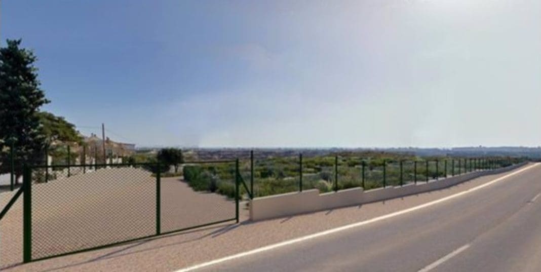 13/07/2024 Alicante.- El Ayuntamiento inicia trámites para instalar un depósito de agua desalada en la zona de Montepino. La Comisión de Urbanismo del Ayuntamiento de Alicante ha dado luz verde a la modificación puntual número 45 del Plan General Municipal de Ordenación Urbana (PGMO) para permitir la instalación de un depósito de agua desalada en la zona de Montepino (Las Paulinas). Se trata de un depósito de 20.000 metros cúbicos (m3) que Aguas de Alicante ha solicitado implantar con el objetivo de mejorar el abastecimiento de la ciudad, 