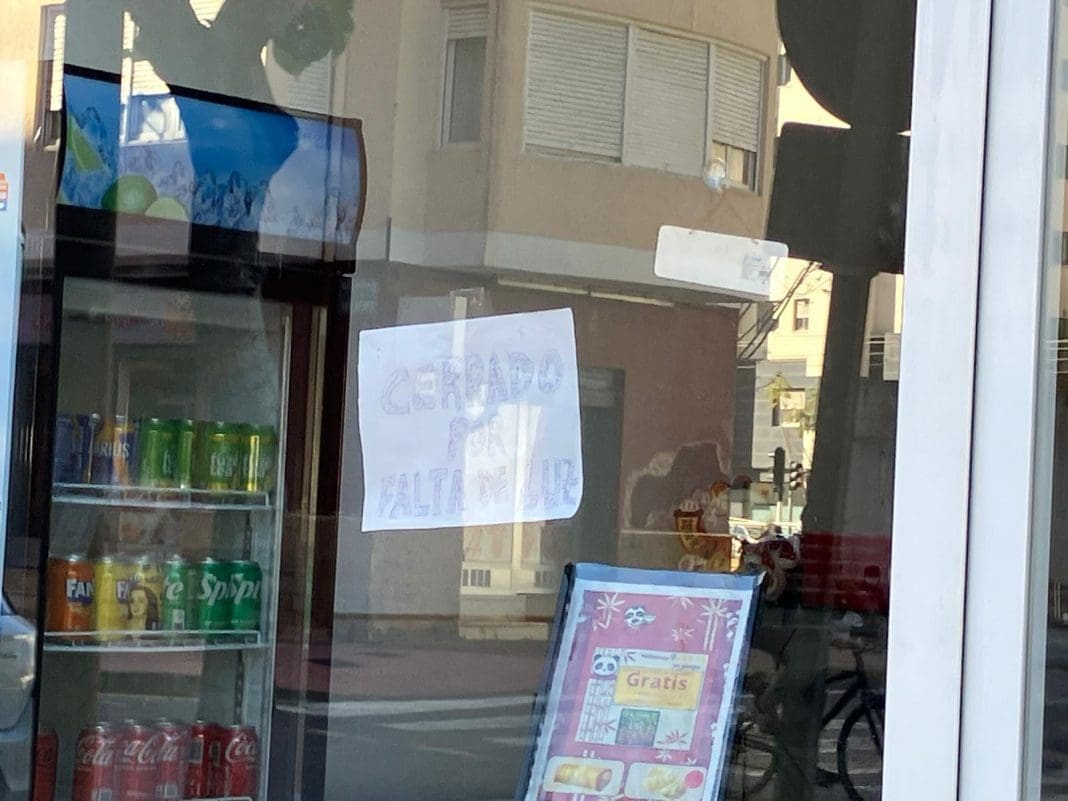 local cerrado por apagón