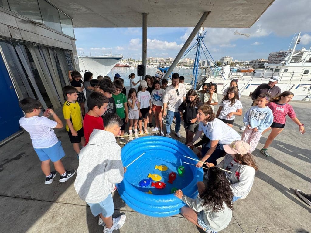 Pesca España organiza el programa Puerto Felicidad, en Santa Pola