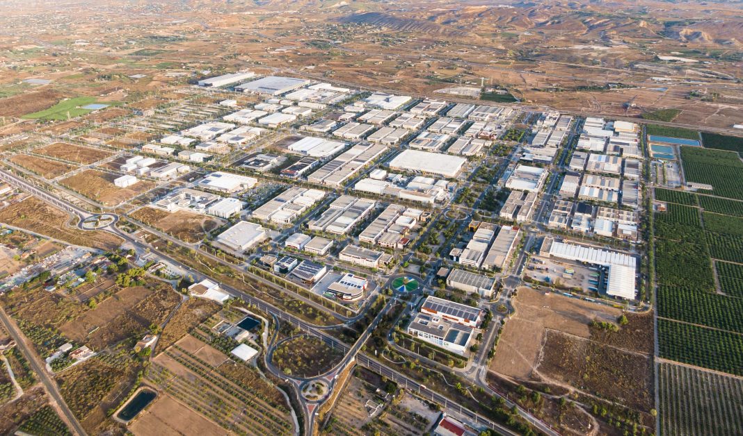 La Generalitat destina cerca de 16 millones de euros para mejorar 64 áreas industriales de la provincia de Alicante en 2025 y 2026