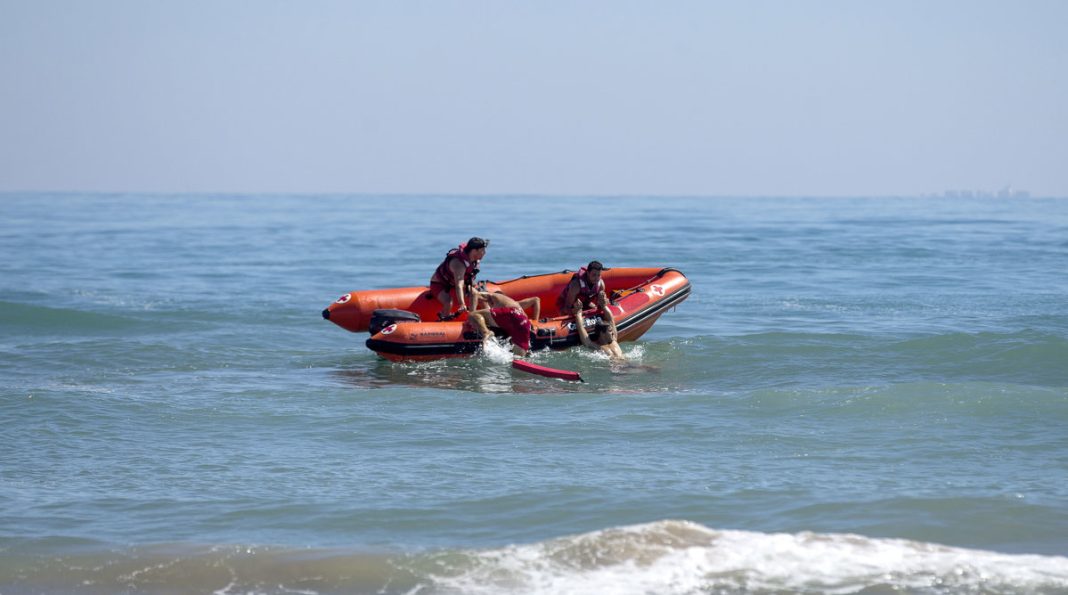 bañista muerto playa Guardamar