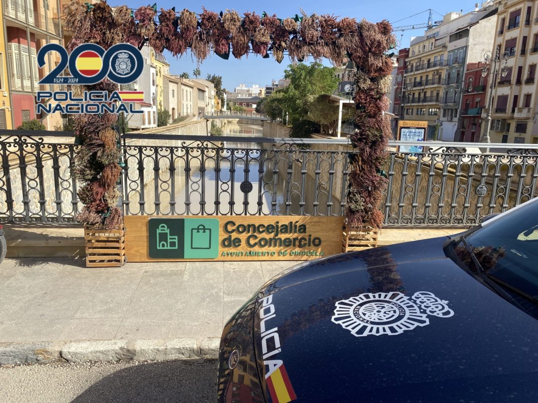 Detenida en Orihuela una empleada por robar ropa valorada en 30.000 euros y venderla online durante años