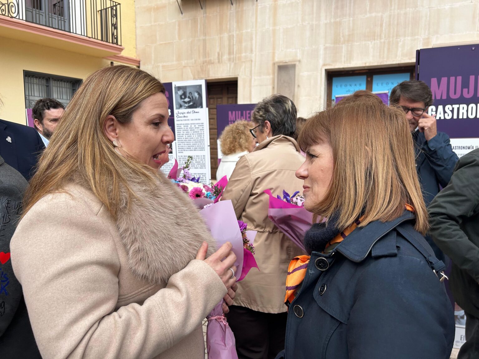 8M: Elche reivindica el papel de la mujer en la sociedad - Diario de ...