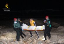 Muere al caer por un acantilado cuando intentaba coger unas gafas que se le habían caído en Pilar de la Horadada