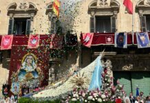 El Encuentro del Resucitado y la Virgen de la Alegría pone el broche a la Semana Santa de Alicante