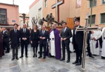 Pérez Llorca participa en la procesión del Santo Entierro de Crevillent