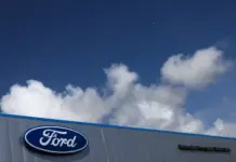 Entrada principal de la planta de Ford en Almussafes (Valencia)