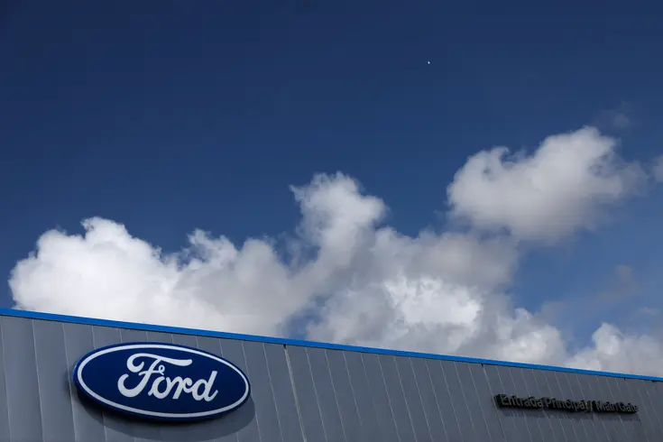 Entrada principal de la planta de Ford en Almussafes (Valencia)