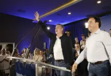 Feijóo promete una financiación «justa» y el «fin de la discriminación» a la Comunitat Valenciana Alberto Núñez Feijóo y Juanfran Pérez Llorca durante una reunión del PP en Sueca