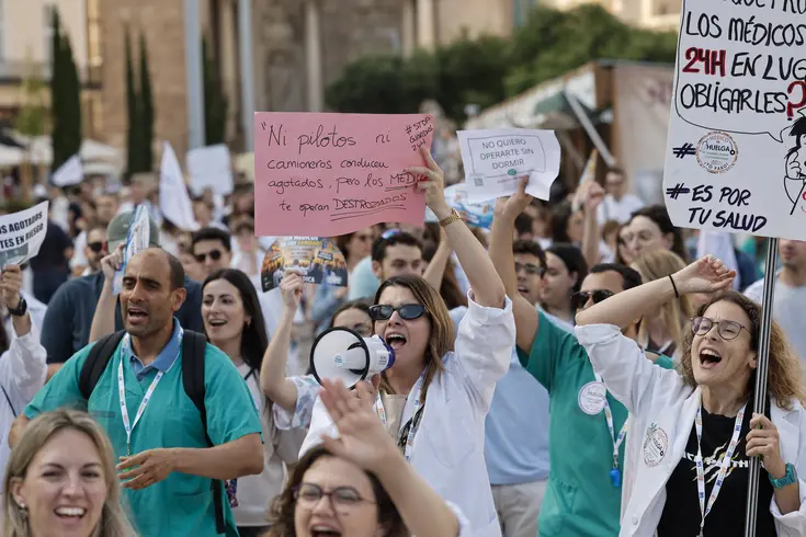 Manifestación de médicos durante una jornada de huelga en la Comunitat Valenciana