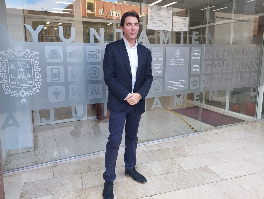 Alicante abona 50 ayudas de 200 € para jóvenes que obtuvieron el carné de conducir en la segunda mitad de 2025