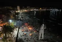 Panorámica de las playas de El Campello durante la noche de San Juan