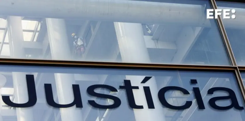 Fachada de un tribunal de justicia