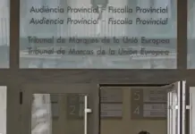 Entrada principal de la Audiencia Provincial de Alicante