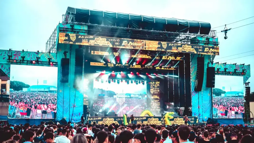 Cartel o imagen promocional del Reggaeton Beach Festival.