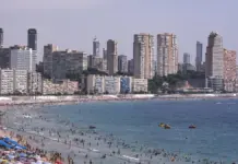 Benidorm conquista el Premio Europeo de Ciudades Verdes 2028 Panorámica de la ciudad de Benidorm, en imagen de archivo