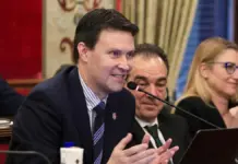 La oposición eleva la presión sobre Barcala tras admitir Gallego que sabía que Rocío Gómez tenía piso en Les Naus Antonio Gallego, exconcejal de Economía y Hacienda en el Ayuntamiento de Alicante