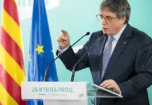 Puigdemont intenta blindar la marca ‘Estat del Mon’ para publicaciones en toda la UE Carles Puigdemont durante una rueda de prensa, imagen de archivo