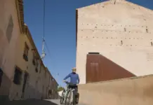 ‘Valencians sobre rodes’ recorre en bicicleta el histórico Camí del Peix entre Villajoyosa y Alcoy