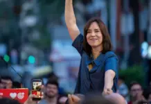 Diana Morant habla en un acto con militantes en Gandia para presentar su candidatura a las primarias del PSPV