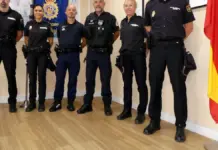 Agentes de la Police Nationale de Francia patrullando junto a la Policía Nacional en una zona turística de Benidorm