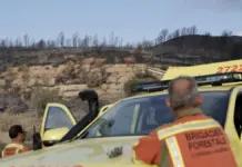 Brigadistas forestales de guardia en una zona afectada por un incendio en Segorbe