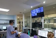 Camas y monitores en una unidad de cuidados intensivos del Hospital Sant Joan d’Alacant.
