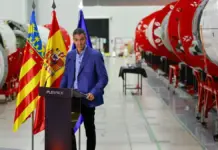 Pedro Sánchez visita la empresa aeroespacial PLD Space en Elche, Alicante.