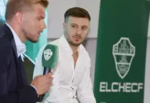 Schinocca junto a Martin Anselmi, técnico del Elche, en una rueda de prensa.