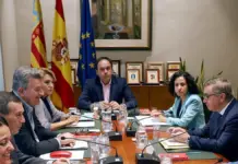 Juanfran Pérez Llorca preside la reunión semanal del pleno del Consell en Alicante