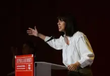 Morant llama en Alicante a no resignarse y a construir una alternativa al PP y Vox en la Comunitat Valenciana Diana Morant durante la inauguración de la conferencia política del PSPV-PSOE