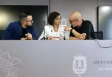 La izquierda de Alicante exige la dimisión de Barcala por el caso de las viviendas de Les Naus Portavoces de Compromís y otras formaciones en una rueda de prensa en el Ayuntamiento de Alicante.