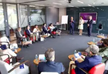 La UA celebra 20 años de formación directiva conectando el aula con los retos reales de la empresa