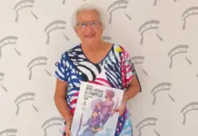 Tere, la florista de toda la vida, se convierte en pregonera de los Moros y Cristianos de El Campello