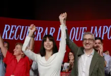 Morant promete un contrato social con la Comunitat y priorizar sanidad, educación y vivienda Diana Morant y Arcadi España en la clausura de una conferencia política de socialistas valencianos