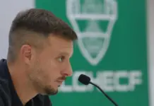 Elche CF se encomienda a competir en Barcelona para estrenar su casillero Martín Anselmi, entrenador del Elche CF, durante una rueda de prensa